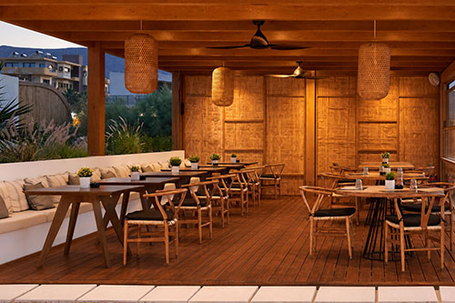 Enorme Teatro Beachside Bliss Restaurant